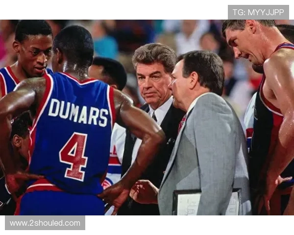 焦点之战展现巨星风采本赛季NBA格局再掀波澜争冠悬念重生再起